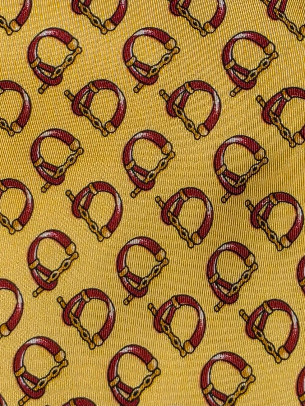 Gucci tie this